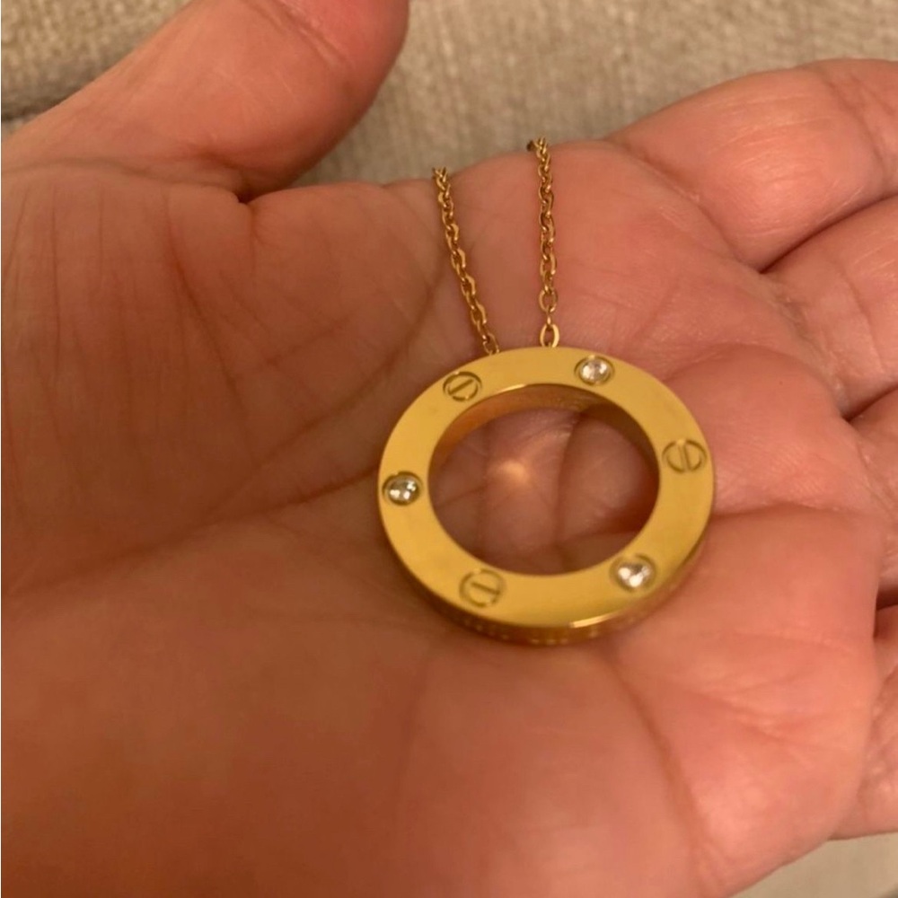 Engraved 750/18k Gold filled Circle Pendant Necklace - Women Jewelry - Picture 4 of 6